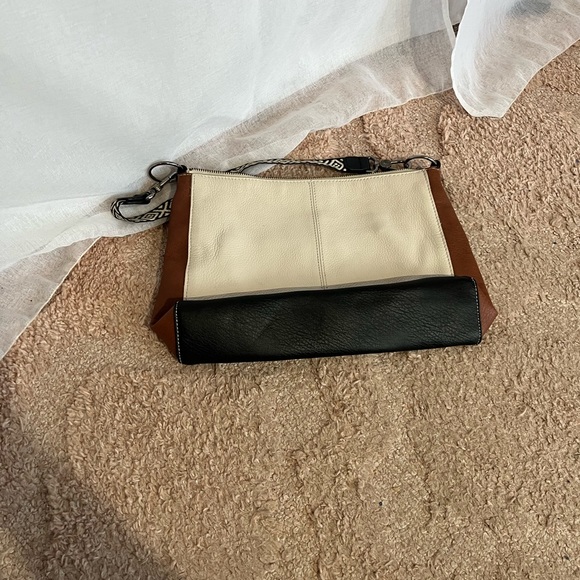 The Sak leather purse NWoT - Picture 2 of 5